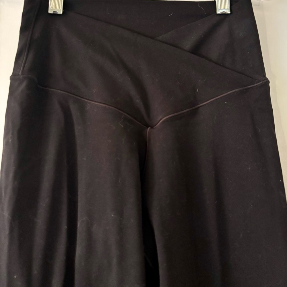 OFFLINE By Aerie Real Me High Waisted Crossover Legging Size Medium - Picture 4 of 7